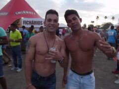Oktober 10 Anos